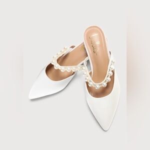 *NWOT* Lulus White Satin Pearl Pointed-Toe Mule Slides Size 6.5